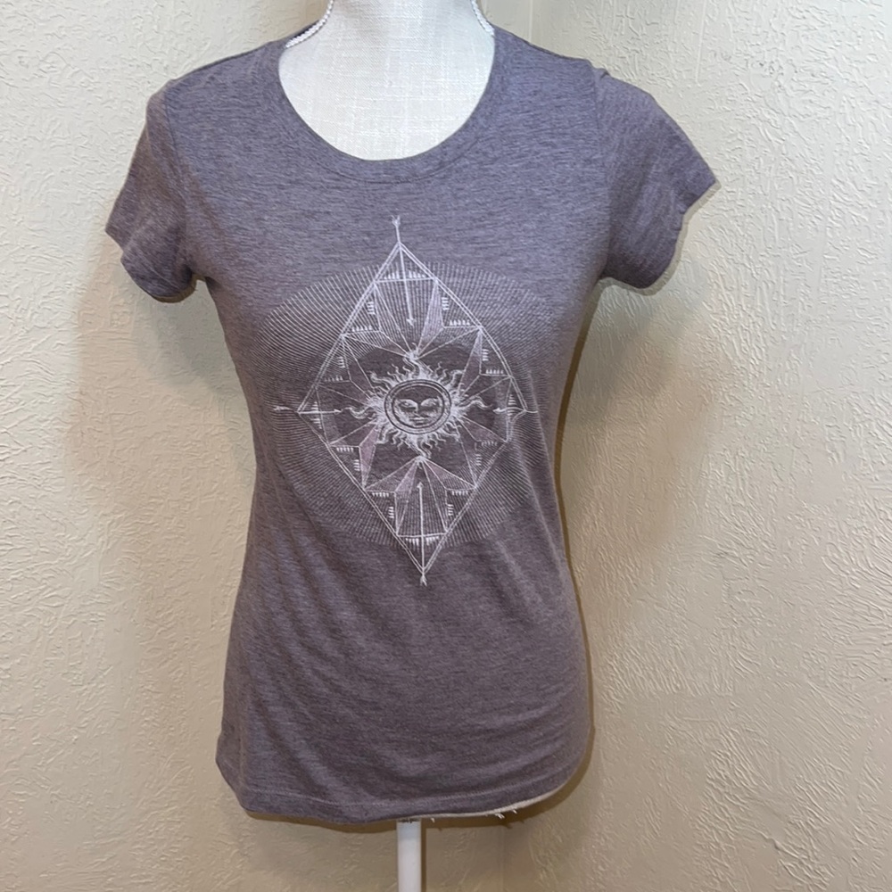 Aeropostale Gray Sun Graphic T-shirt